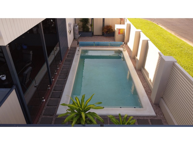 17 Kowinka Street, White Rock QLD 4868