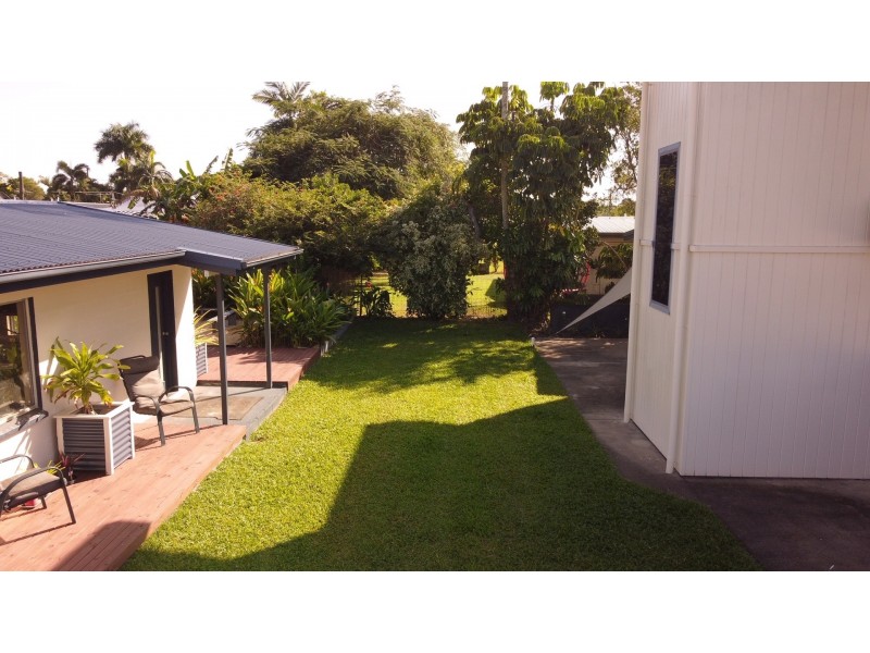 17 Kowinka Street, White Rock QLD 4868
