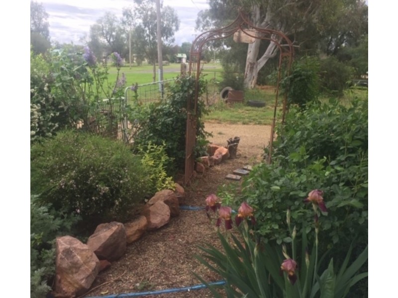 34-36 East street, Gooloogong NSW 2805