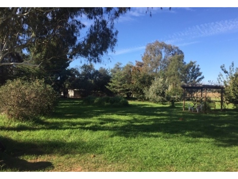 34-36 East street, Gooloogong NSW 2805