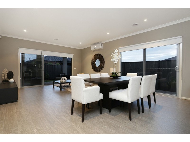 Lot 1009 Gecko Crescent, Clyde North VIC 3978