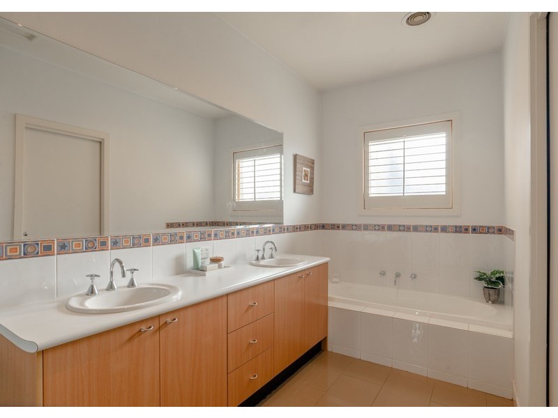 7 Lestwick Rise, Wantirna South VIC 3152