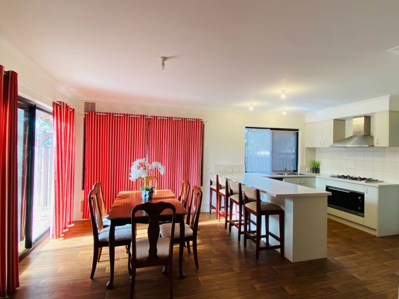 8A Sleight Street, St James WA 6102