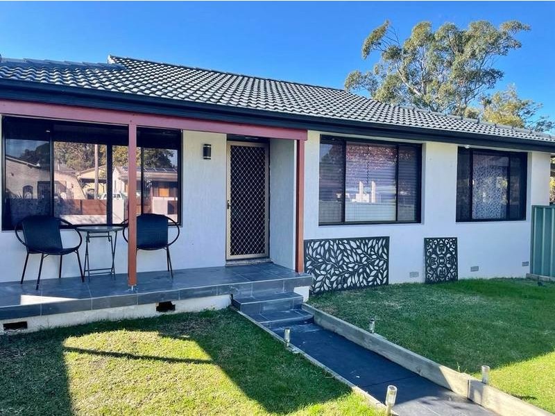 65 Delia Avenue, Budgewoi NSW 2262