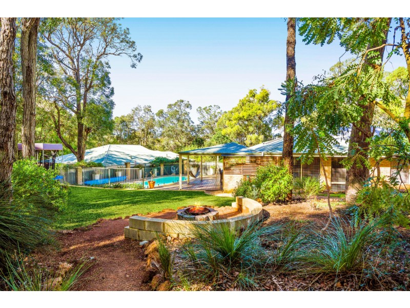 11 Lund Court, Roleystone WA 6111