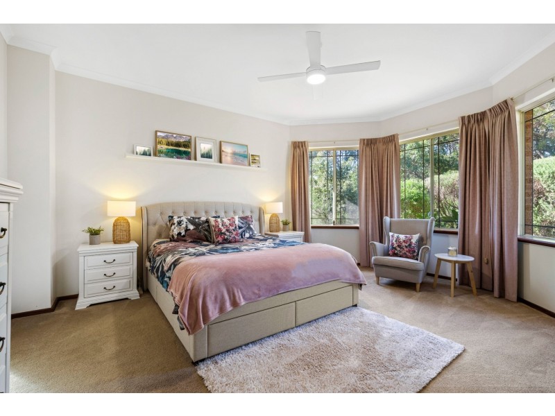 11 Lund Court, Roleystone WA 6111