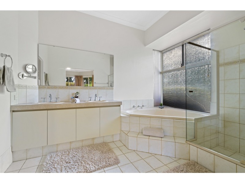 11 Lund Court, Roleystone WA 6111