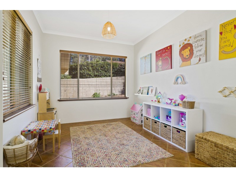 11 Lund Court, Roleystone WA 6111