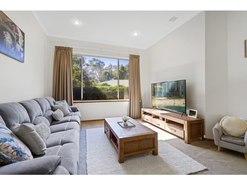 11 Lund Court, Roleystone WA 6111