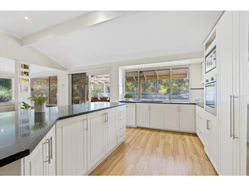 11 Lund Court, Roleystone WA 6111