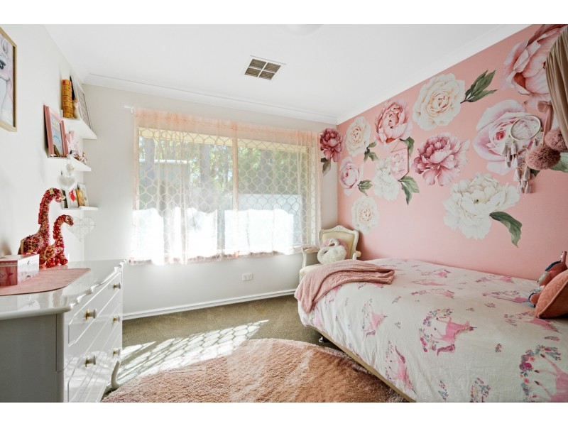 11 Lund Court, Roleystone WA 6111