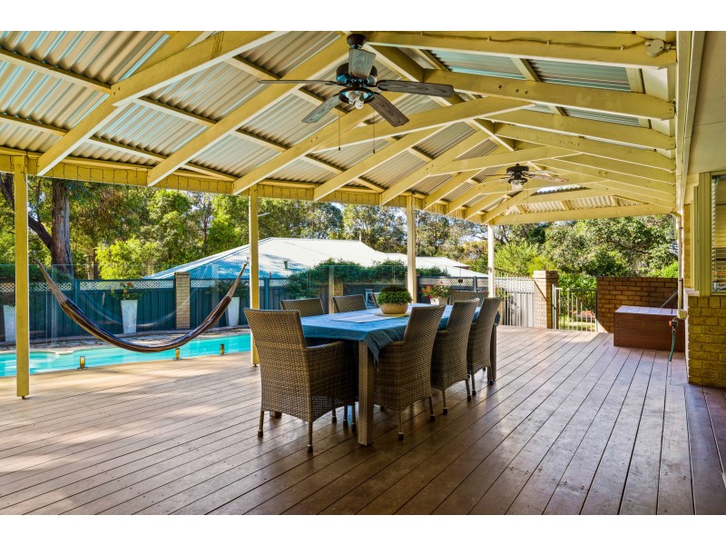 11 Lund Court, Roleystone WA 6111