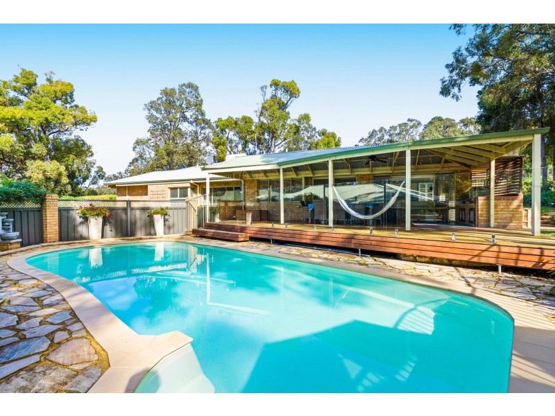 11 Lund Court, Roleystone WA 6111