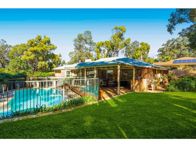 11 Lund Court, Roleystone WA 6111