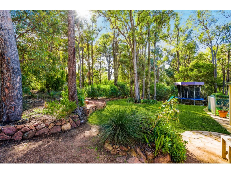 11 Lund Court, Roleystone WA 6111
