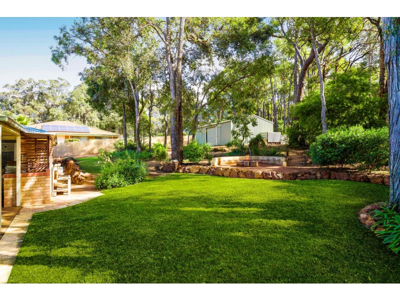 11 Lund Court, Roleystone WA 6111