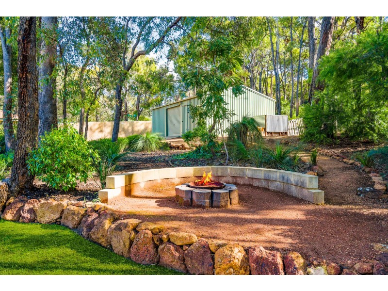 11 Lund Court, Roleystone WA 6111