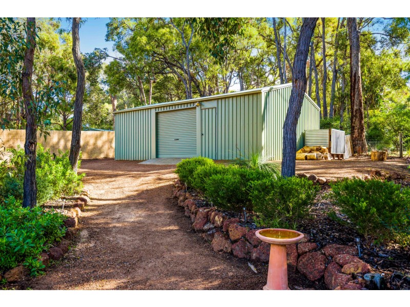 11 Lund Court, Roleystone WA 6111