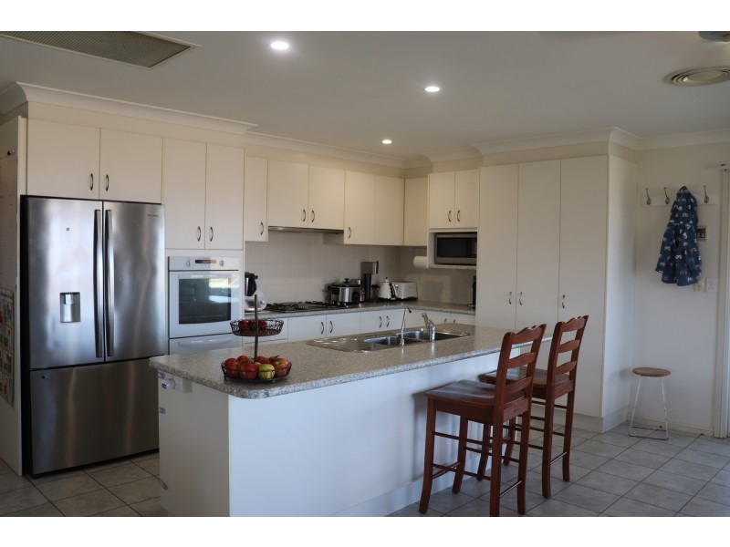 85 Rosser Road, Peak Hill NSW 2869