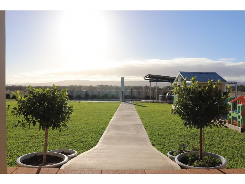 85 Rosser Road, Peak Hill NSW 2869