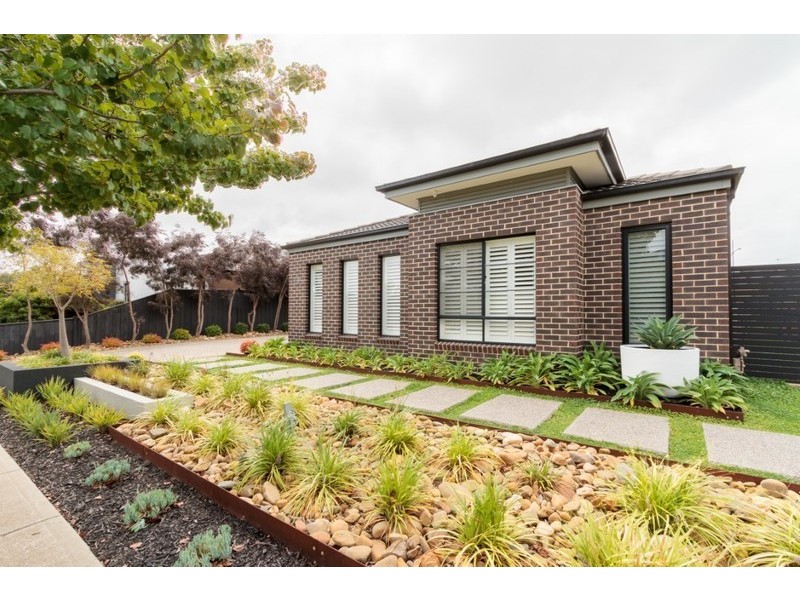 28 Hibiscus Crescent, Point Cook VIC 3030
