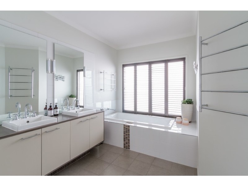 28 Hibiscus Crescent, Point Cook VIC 3030