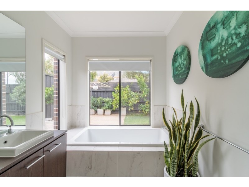 28 Hibiscus Crescent, Point Cook VIC 3030