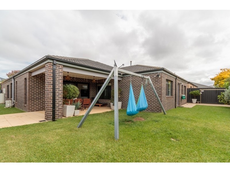 28 Hibiscus Crescent, Point Cook VIC 3030