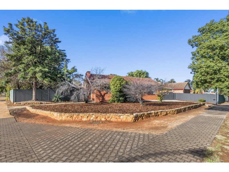 24 Hamblynn Road, Elizabeth Downs SA 5113