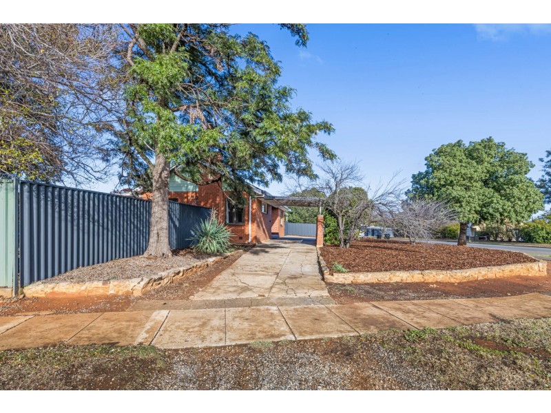 24 Hamblynn Road, Elizabeth Downs SA 5113