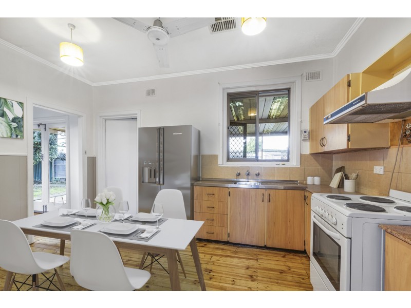 24 Hamblynn Road, Elizabeth Downs SA 5113