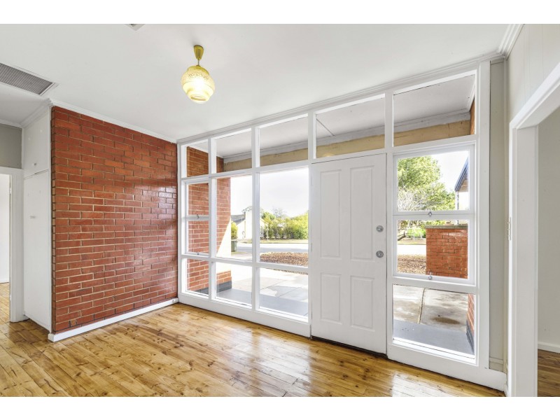 24 Hamblynn Road, Elizabeth Downs SA 5113