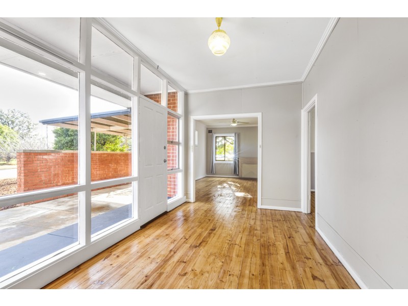 24 Hamblynn Road, Elizabeth Downs SA 5113