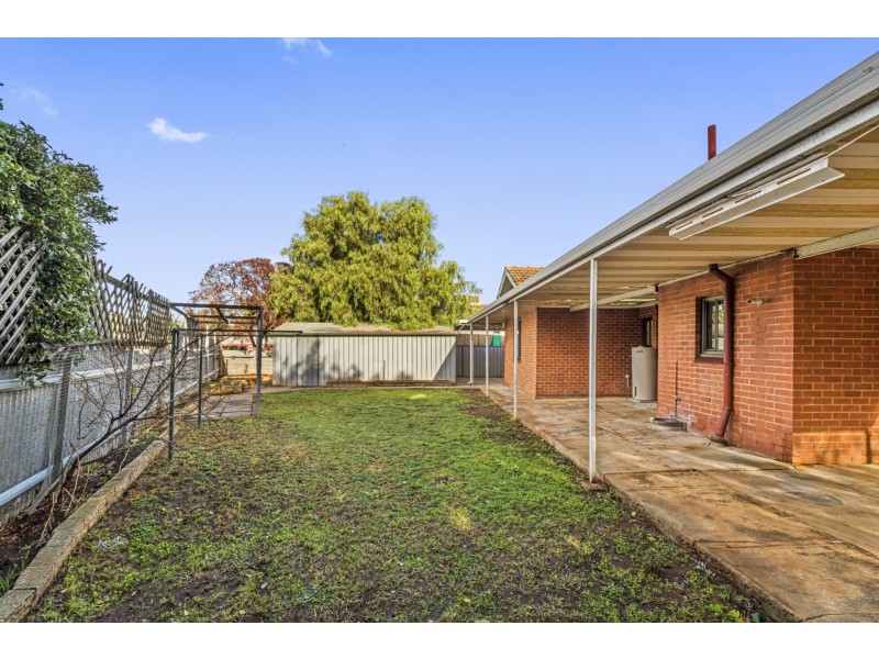 24 Hamblynn Road, Elizabeth Downs SA 5113