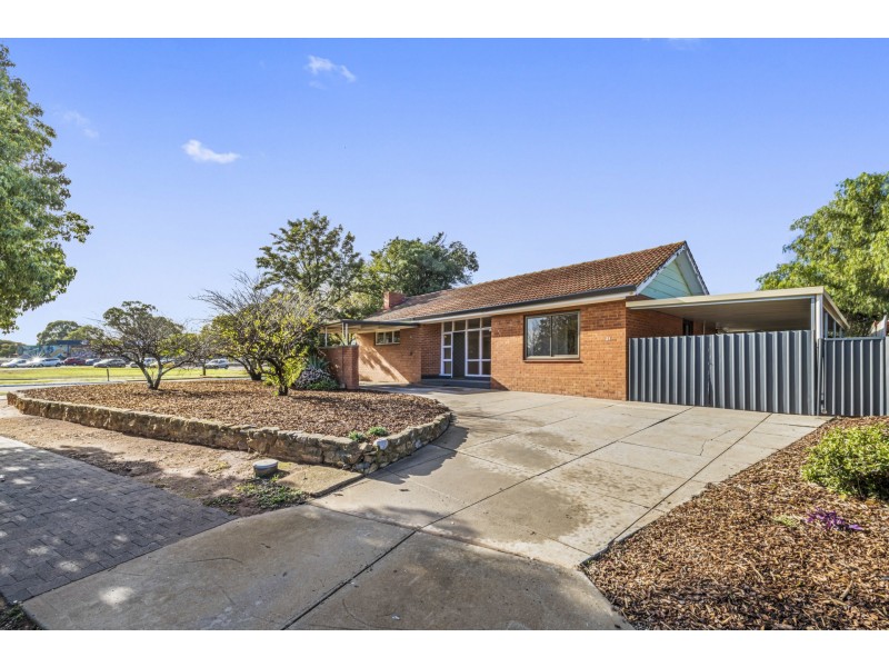24 Hamblynn Road, Elizabeth Downs SA 5113