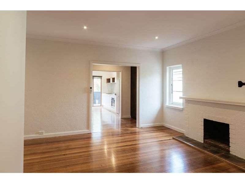 2/12 Essex Street, Glen Iris VIC 3146
