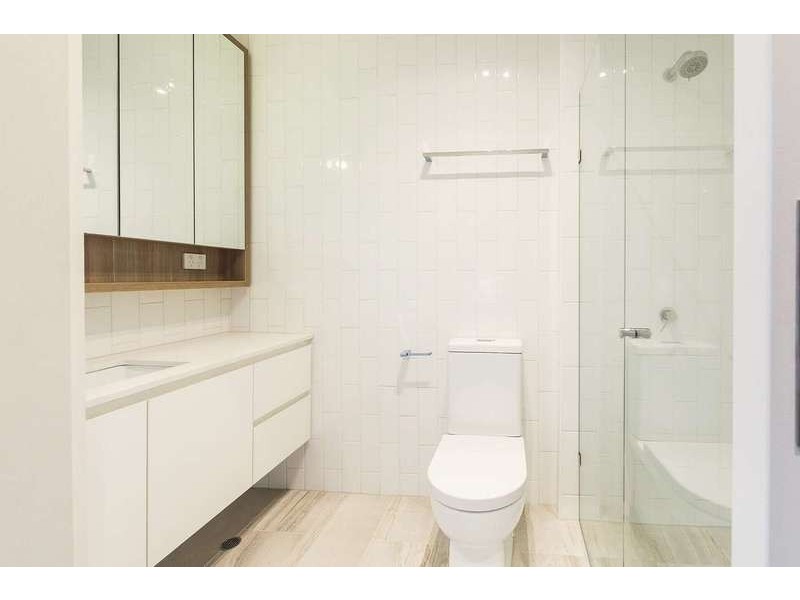 2/12 Essex Street, Glen Iris VIC 3146