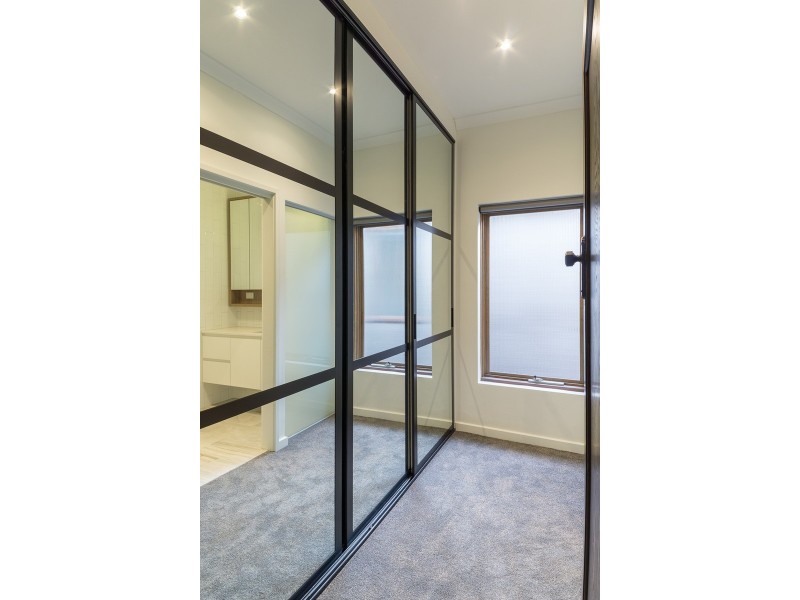 2/12 Essex Street, Glen Iris VIC 3146