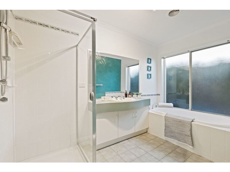 11 Currawong Court, Werribee VIC 3030