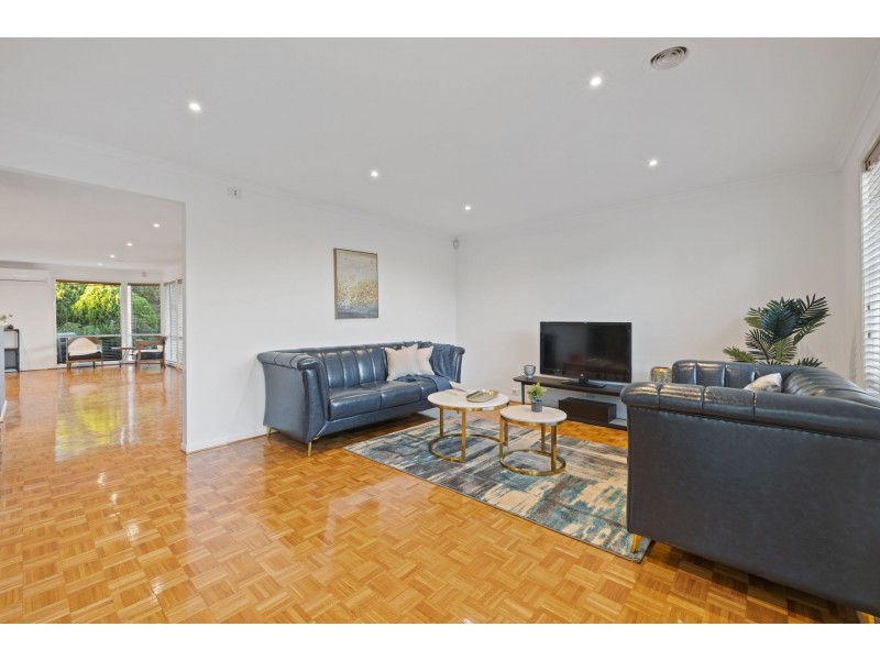 11 Currawong Court, Werribee VIC 3030