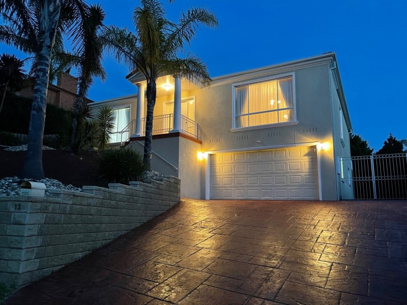 13 Delatite Ct, Warranwood VIC 3134