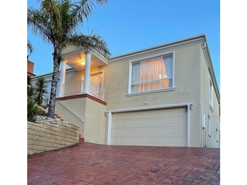 13 Delatite Ct, Warranwood VIC 3134