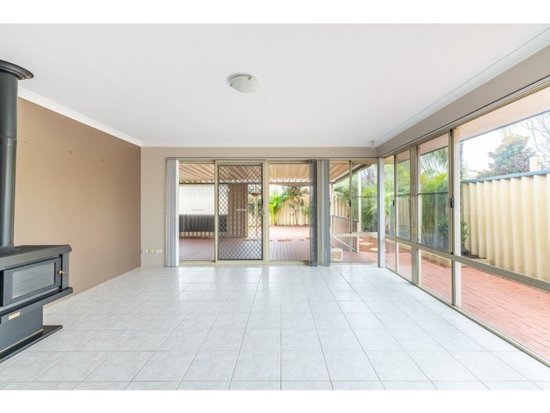 9 Wagstaff Road, Redcliffe WA 6104