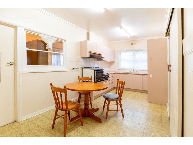 2 Jackson St, Forest Hill VIC 3131