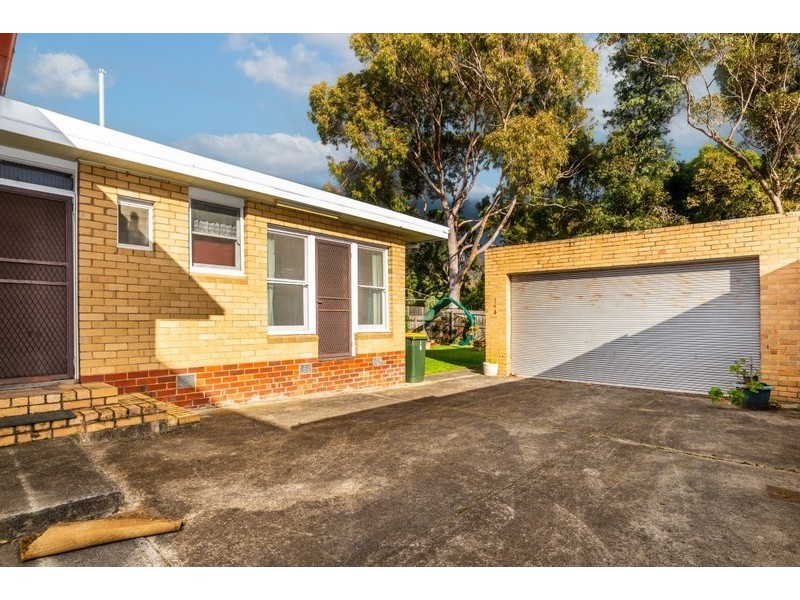 2 Jackson St, Forest Hill VIC 3131