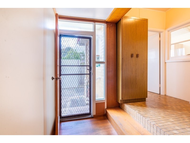 2 Jackson St, Forest Hill VIC 3131