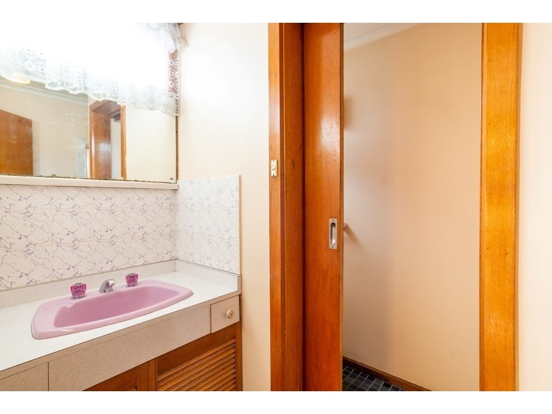 2 Jackson St, Forest Hill VIC 3131