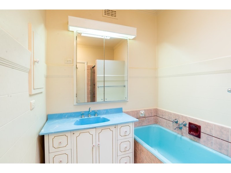 2 Jackson St, Forest Hill VIC 3131