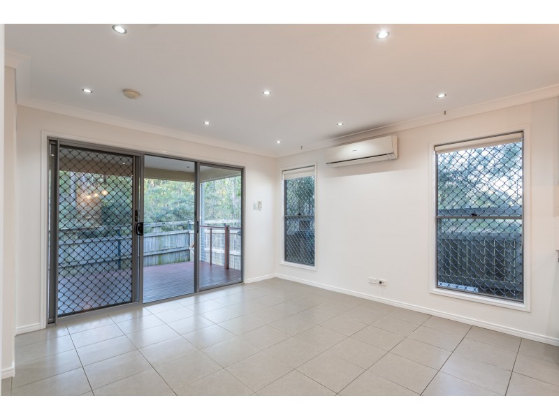 8 Marigold Close, Springfield Lakes QLD 4300