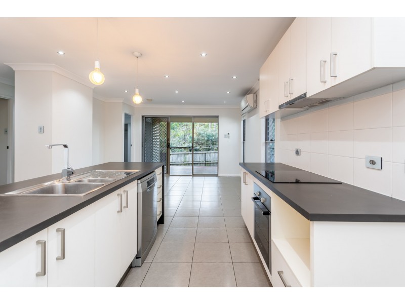 8 Marigold Close, Springfield Lakes QLD 4300